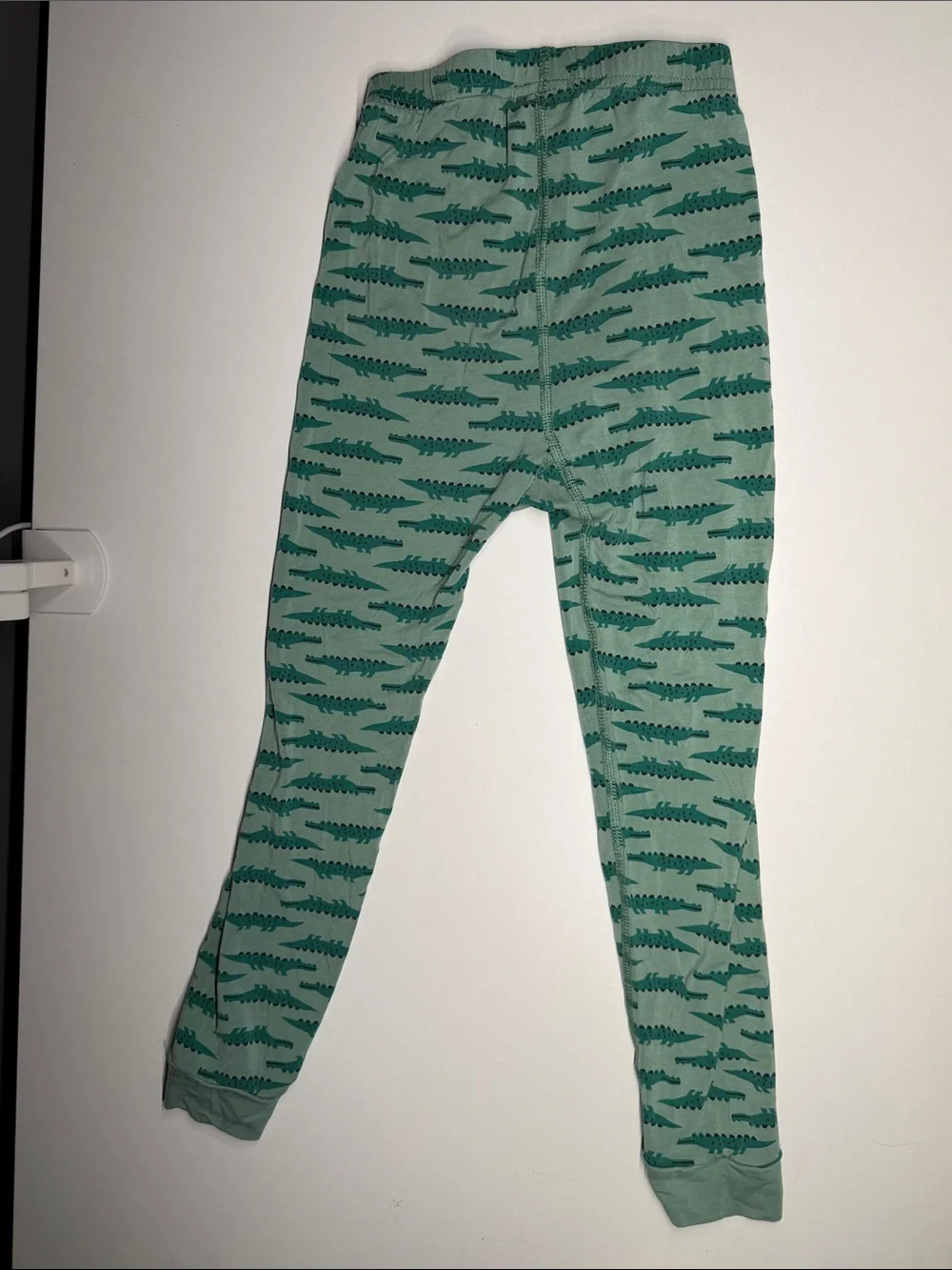 Hanna Andersson Green Alligator Pajama Set - Size 5